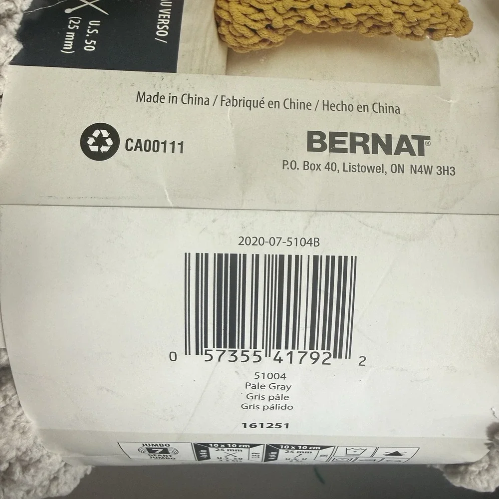 NEW Yarnspirations Bernat Blanket Big Yarn Chunky Knit Pale Gray-2 Skeins